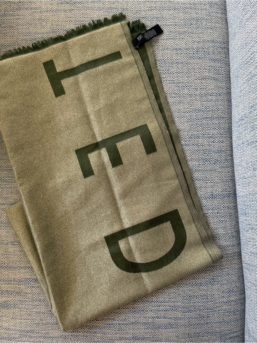 TED BAKER SCARF/WRAP! - Picture 3 of 6